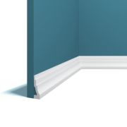 Плинтус P107